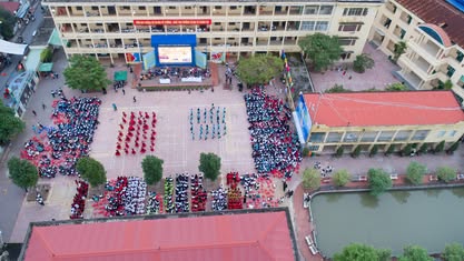 Toàn cảnh trường